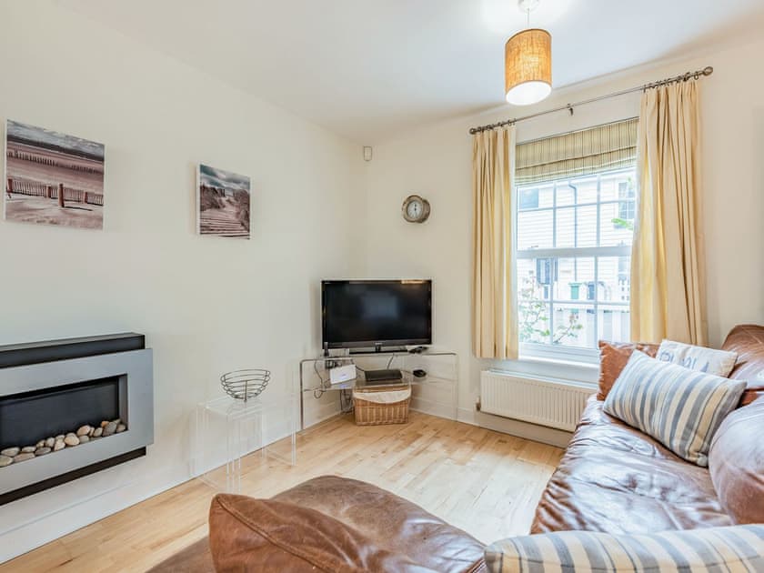 Living area | Saltmarsh Cottage, Camber