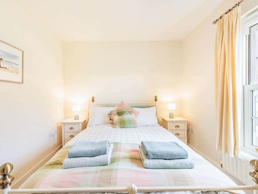 Double bedroom | Saltmarsh Cottage, Camber