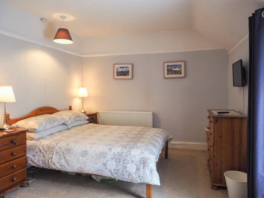 Double bedroom | Meredith Cottage, Dolwyddelan, near Betws-y-Coed