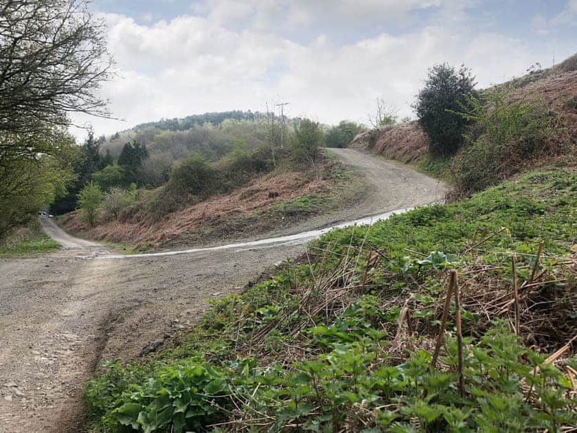 The drive up to middle Hanter | Middle Hanter - Acre Luxury Lodges, Stanner, near Kington