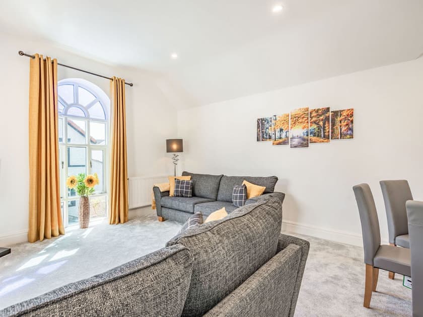 Living room/dining room | Capel Y Ffynnon, Bryn Pydew