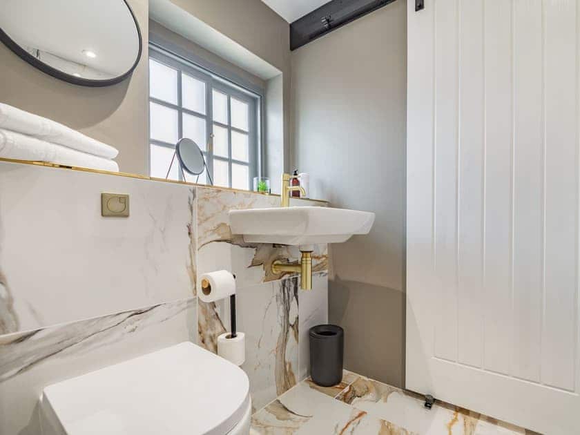 Shower room | The Twisted Toad, Guisborough
