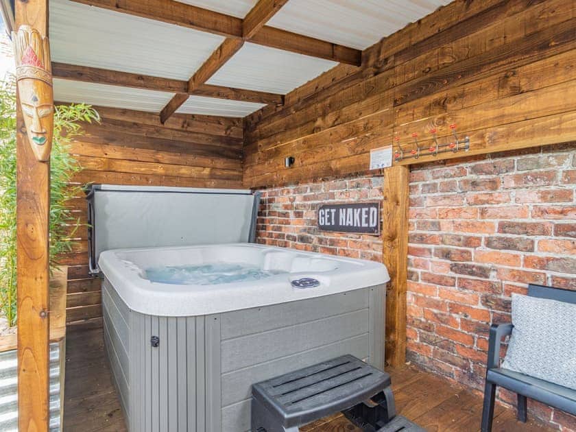 Hot tub | The Twisted Toad, Guisborough