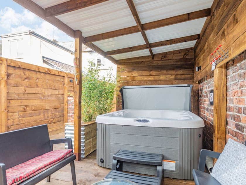 Hot tub | The Twisted Toad, Guisborough