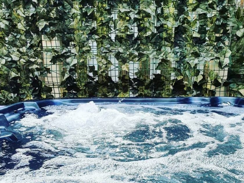 Sunken hot tub | Serendipity, Sutton-on-the-Forest near York