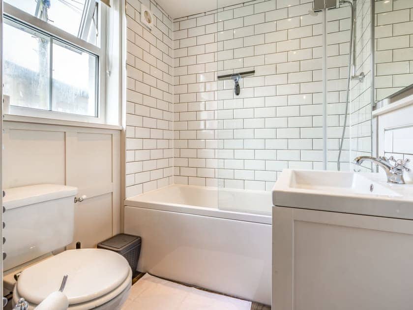 Bathroom | Cliff View, Whitby