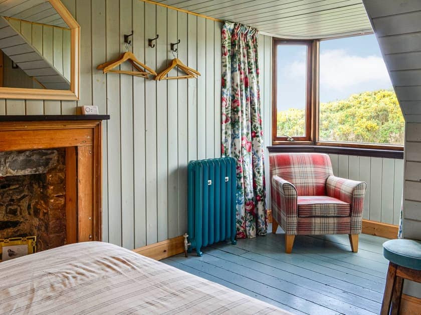 Double bedroom | Rosebank Cottage, Borgue, near Kirkcudbright