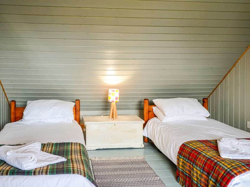 Twin bedroom | Rosebank Cottage, Borgue, near Kirkcudbright