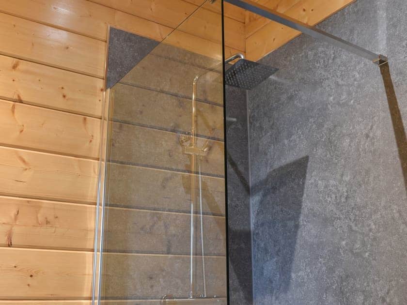 En-suite | Pine Lodge - Dale Garth Lodges, Mascalles, near Ulverston