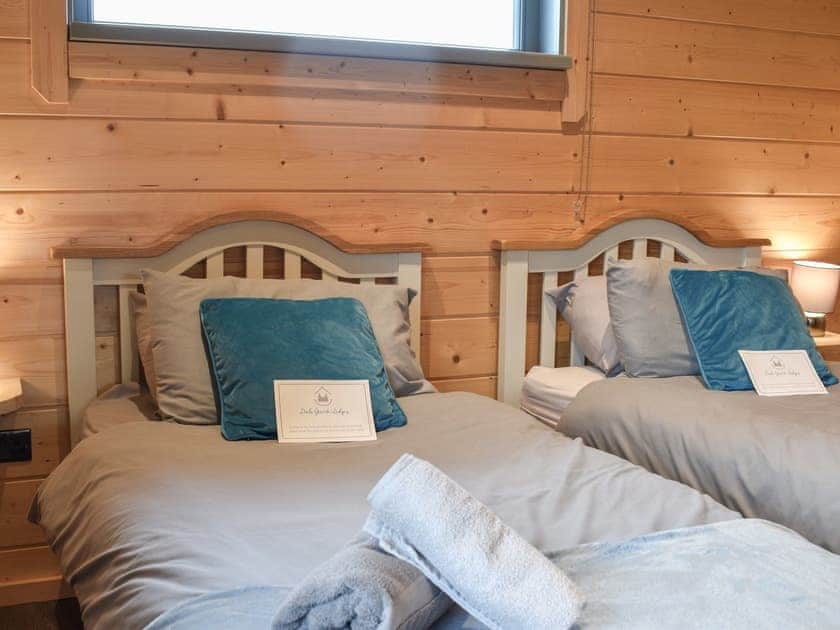 Twin bedroom | Pine Lodge - Dale Garth Lodges, Mascalles, near Ulverston