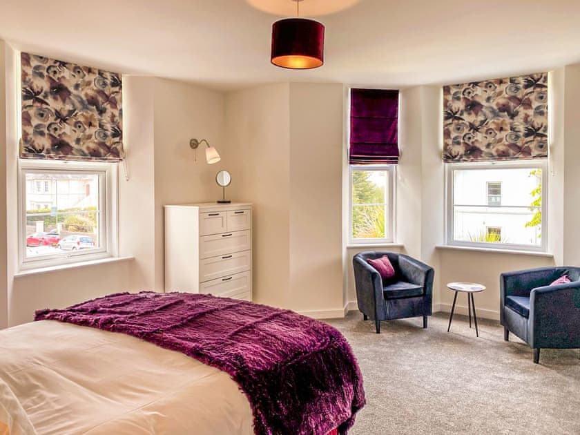 Master Bedroom with king bed | The Falstone Apartment, Torquay