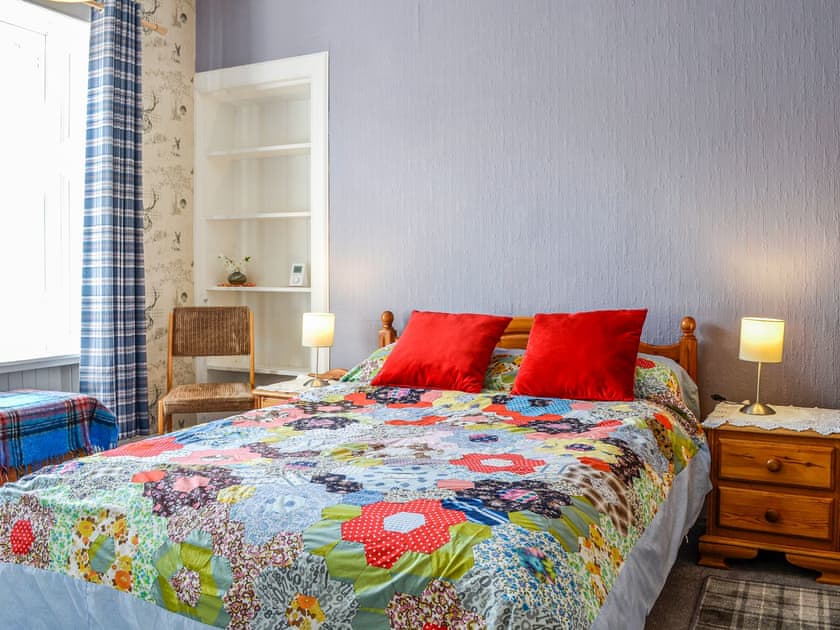 Double bedroom | Kirk Wynd Cottage, Kirriemuir