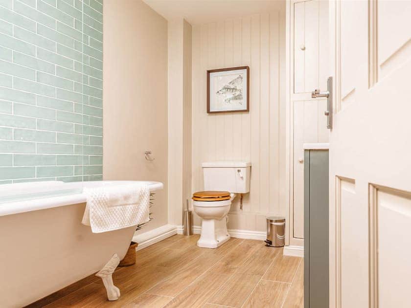 Bathroom | Gatehouse North, Worstead