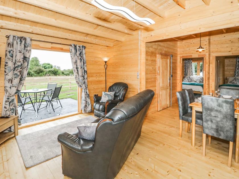 Living area | Fronwen Lodges : Ty Presto - Fronwen Lodges, LLANFAIRPWLLGWYNGYLL