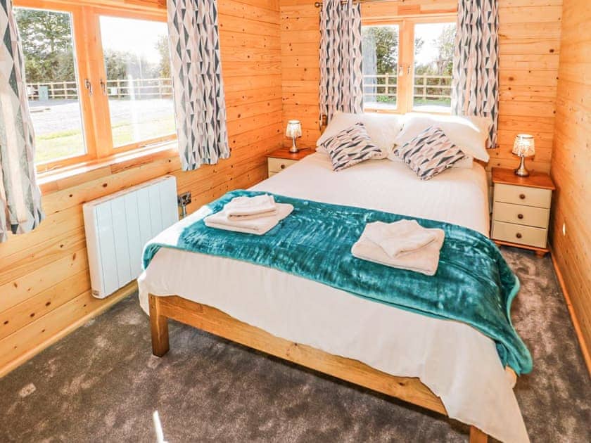 Double bedroom | Ty Will - Fronwen Lodges, LLANFAIRPWLLGWYNGYLL