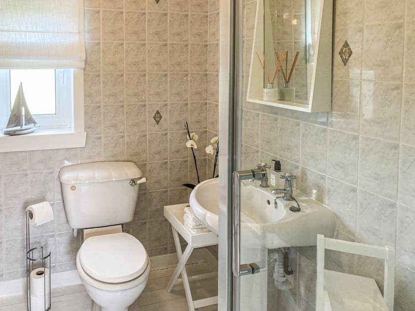Shower room | Loch View, Grimshader