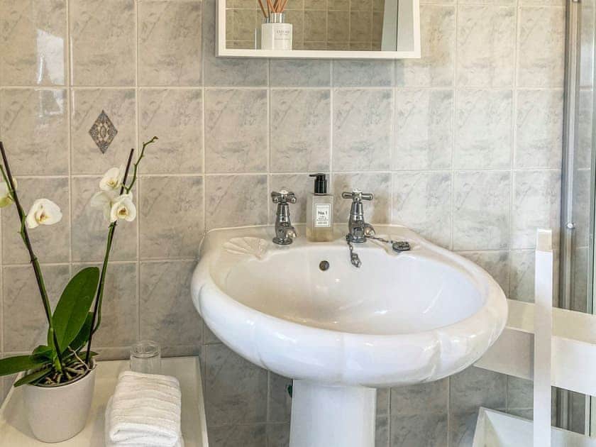 Shower room | Loch View, Grimshader