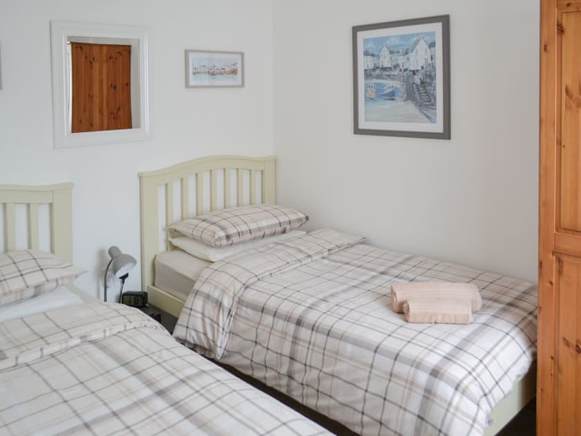 Twin bedroom | Little Crugwallins -Summer Breeze - Little Crugwallins, St Austell