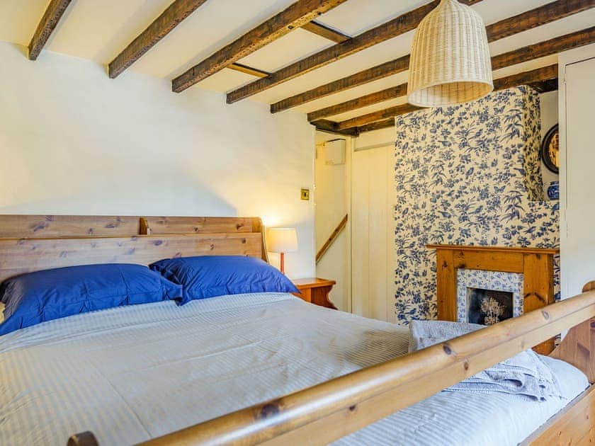 Double bedroom | Shepherds Cottage, Steyning