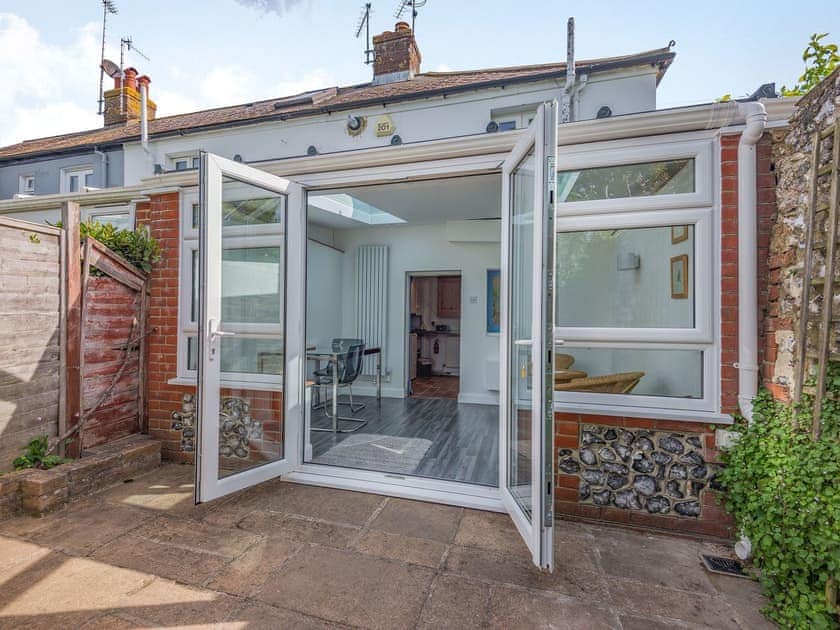 Exterior | Shepherds Cottage, Steyning
