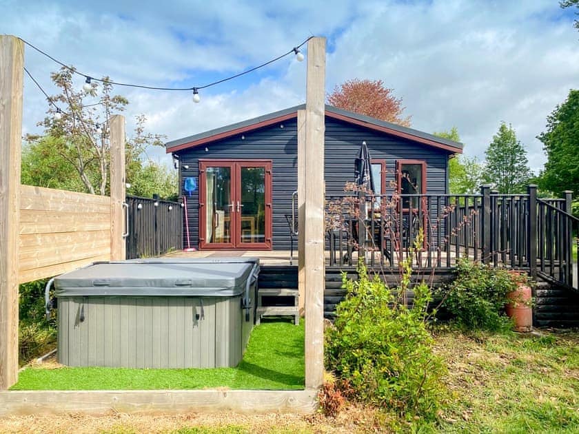 Hot tub | Wye Lodge - Boatside, Aberedw, near Builth Wells