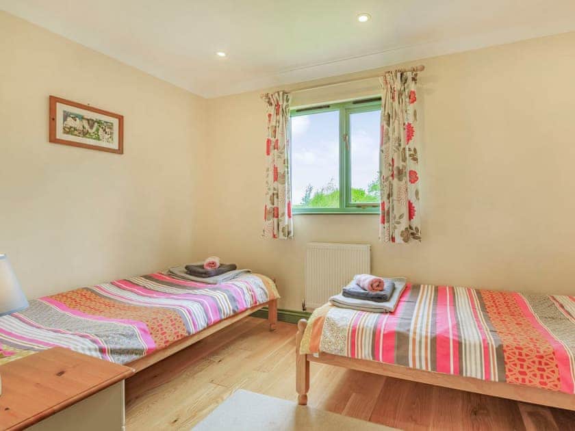 Twin bedroom | Foxglove Lodge - Higher Shorston Lakes and Lodges, Holsworthy, near Bude