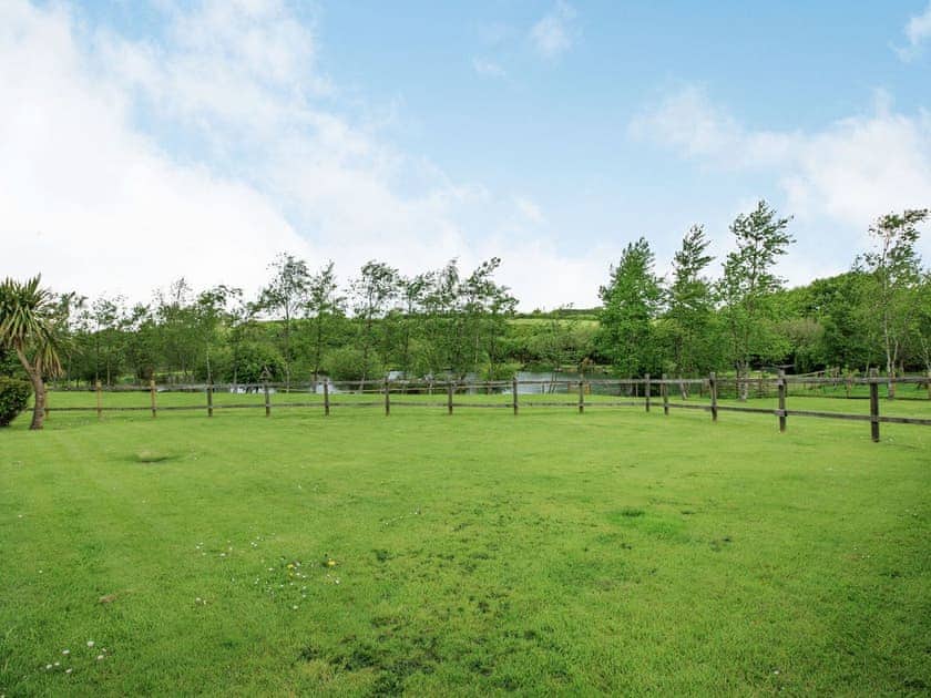 Garden | Foxglove Lodge - Higher Shorston Lakes and Lodges, Holsworthy, near Bude