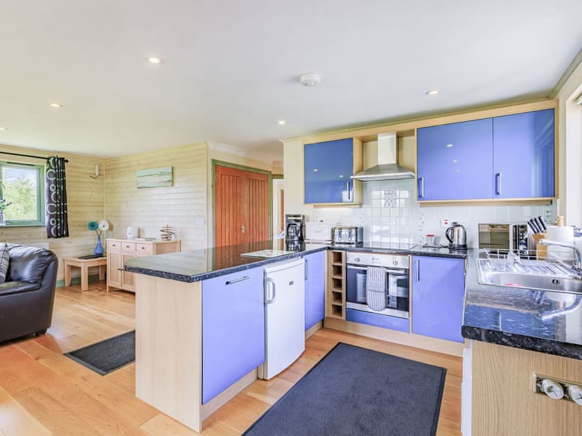 Kitchen | Bluebell Lodge - Higher Shorston Lakes and Lodges, Holsworthy, near Bude