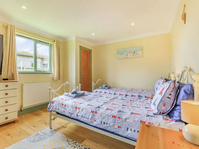 Twin bedroom | Bluebell Lodge - Higher Shorston Lakes and Lodges, Holsworthy, near Bude