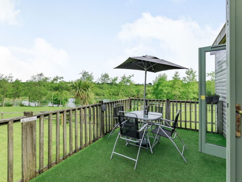 Sitting-out-area | Bluebell Lodge - Higher Shorston Lakes and Lodges, Holsworthy, near Bude