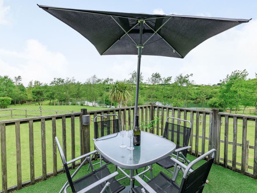 Sitting-out-area | Bluebell Lodge - Higher Shorston Lakes and Lodges, Holsworthy, near Bude
