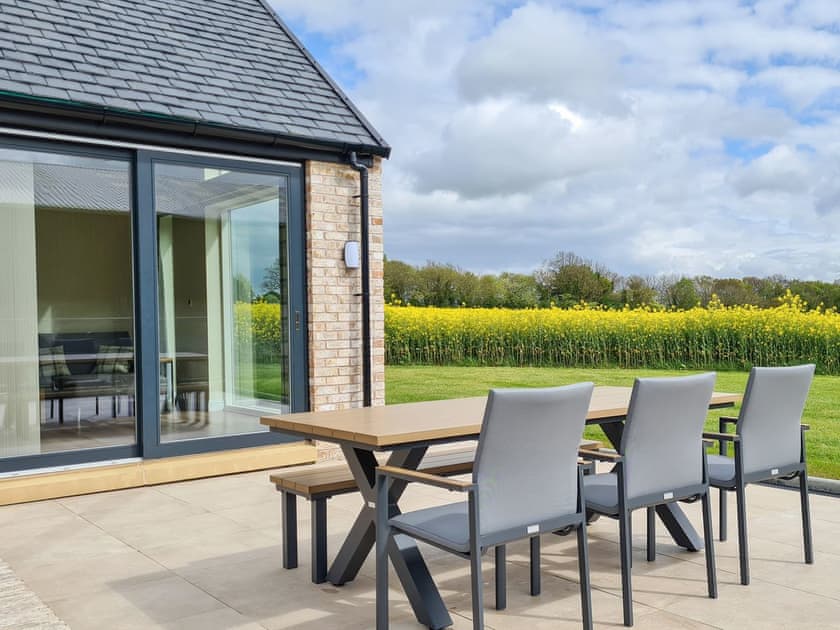 Patio | Falcon Cottage, Linlithgow