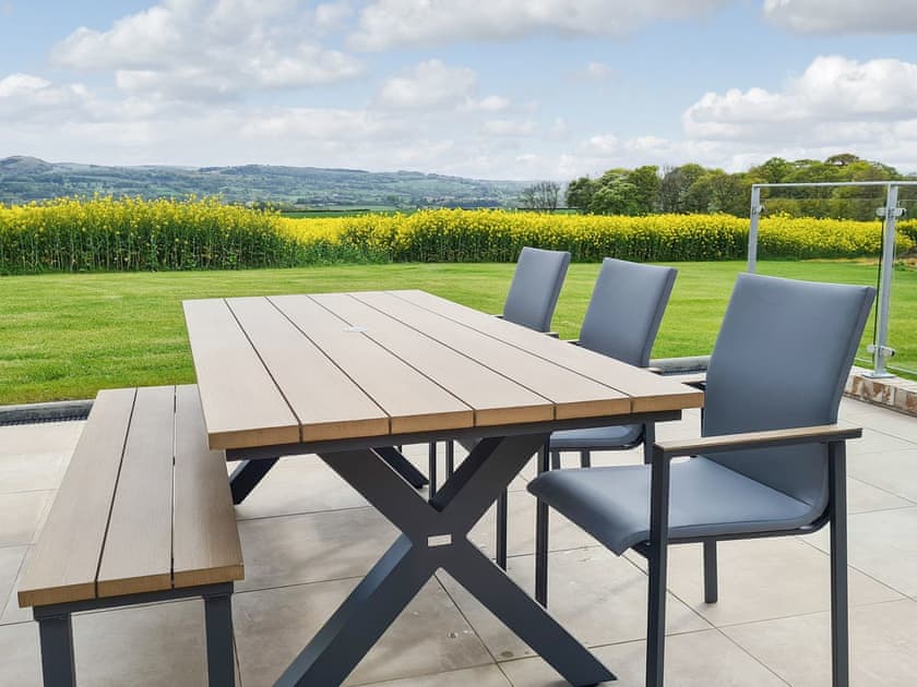 Patio | Falcon Cottage, Linlithgow