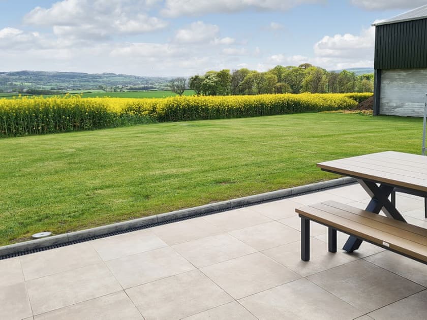 Patio | Falcon Cottage, Linlithgow
