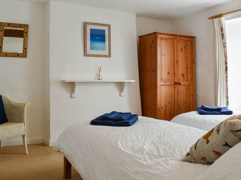 Twin bedroom | Trevivian House, Boscastle