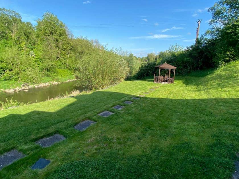 Garden and grounds | Willow Cottage, Jackfield