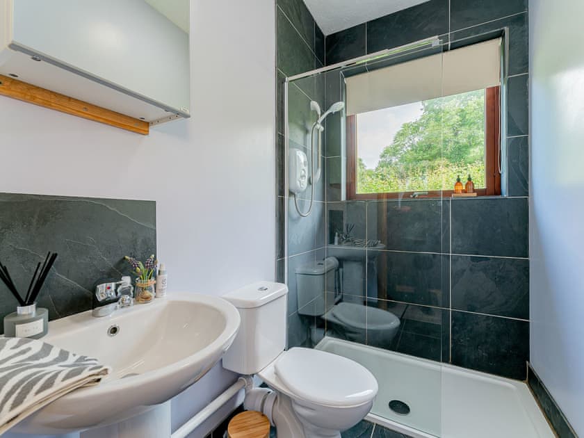 Shower room | Cwtch Enrico - Hen Efail Holiday Cottages, Furnace, near Machynlleth