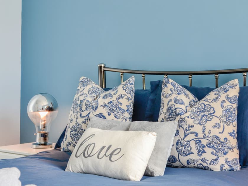 Double bedroom | Eleanor Cottage, Ballater
