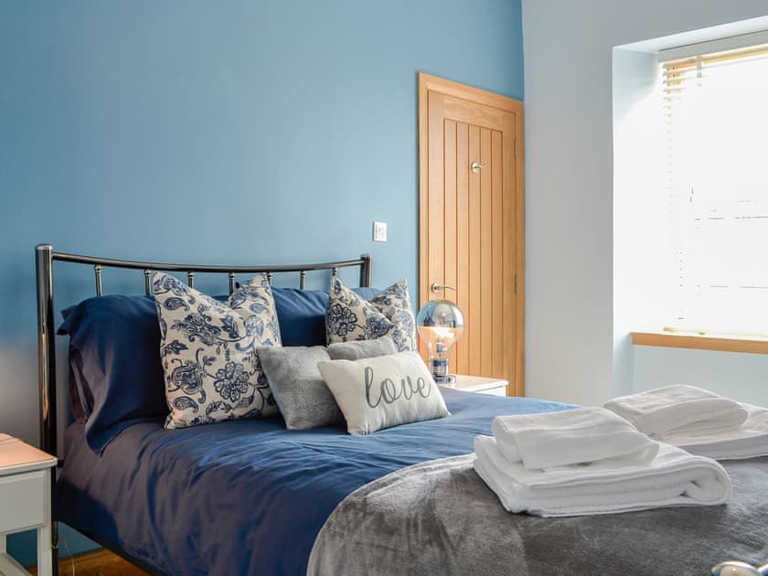 Double bedroom | Eleanor Cottage, Ballater