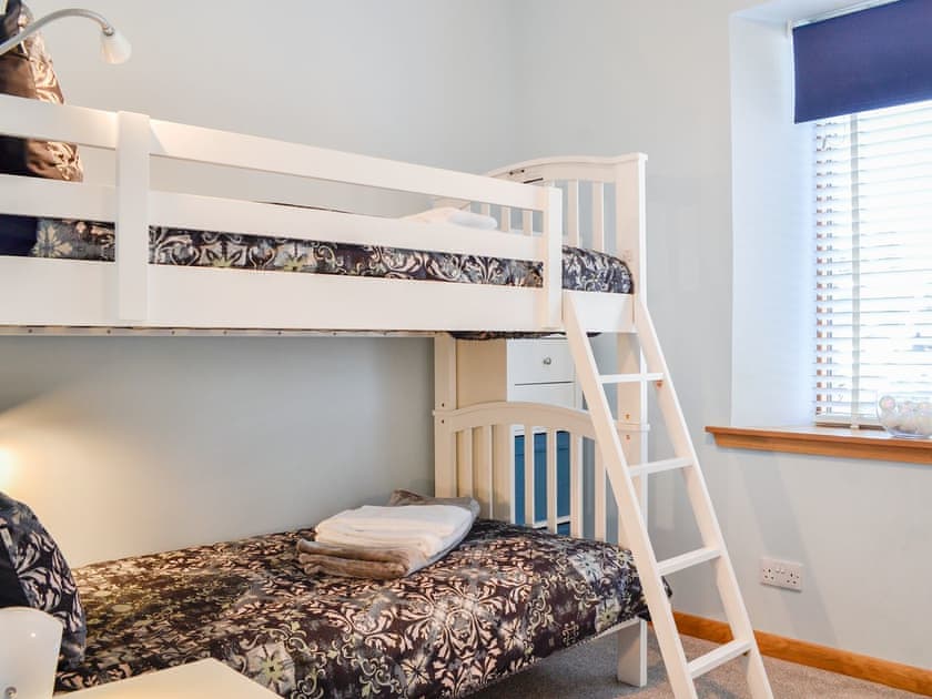 Bunk bedroom | Eleanor Cottage, Ballater