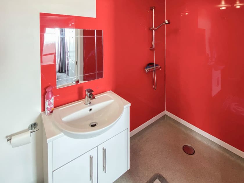 Shower room | Thistle Dew, Great Yarmouth