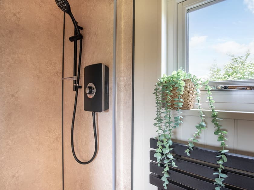 Shower room | Foxglove - Meadows Huts, Parwich, near Ashbourne