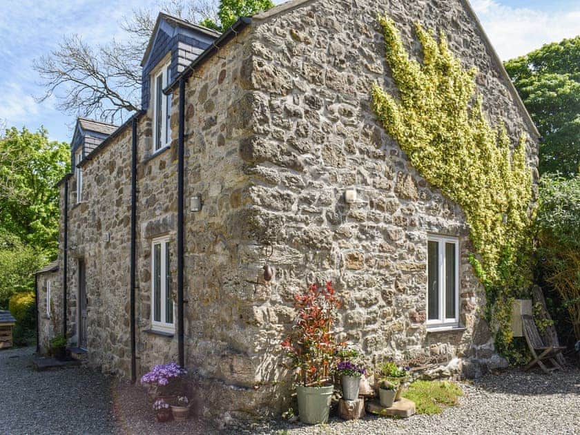 Exterior | Plas Llanfair Cottages- Seaview Cottage - Plas Llanfair Cottages, Angelsey