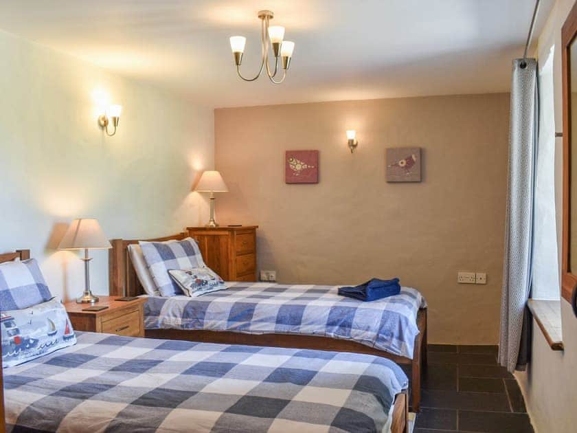 Twin bedroom | Plas Llanfair Cottages- Swallow Cottage - Plas Llanfair Cottages, Angelsey