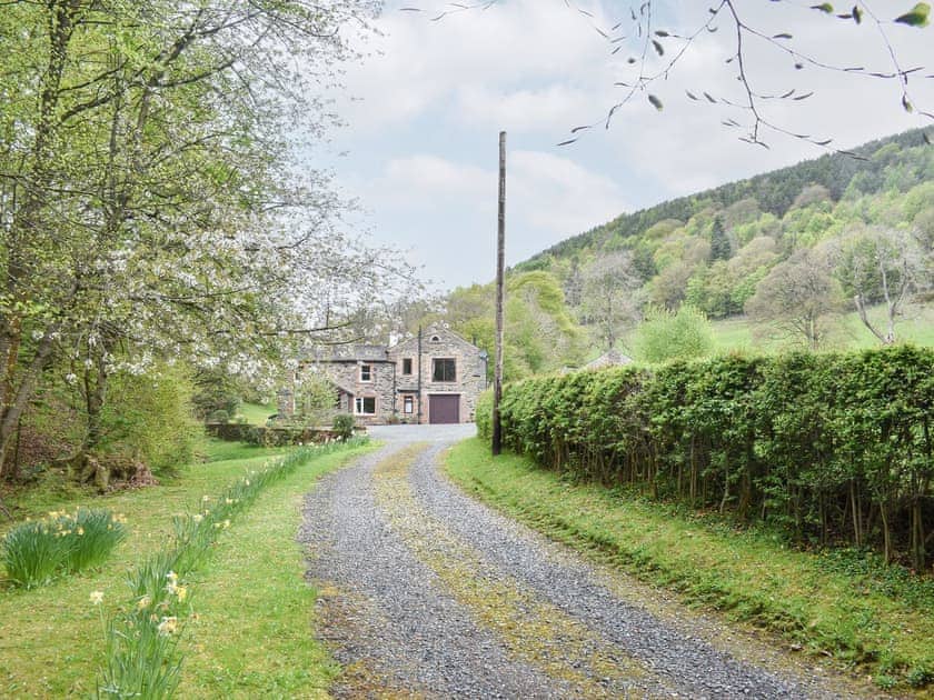 Driveway | Spring Grove, Watermillock on Ullswater, near Pooley Bridge