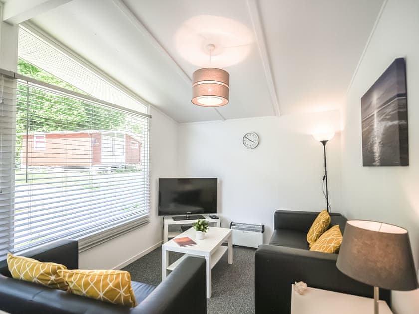 Living room/dining room | Chalet 20, Tywn