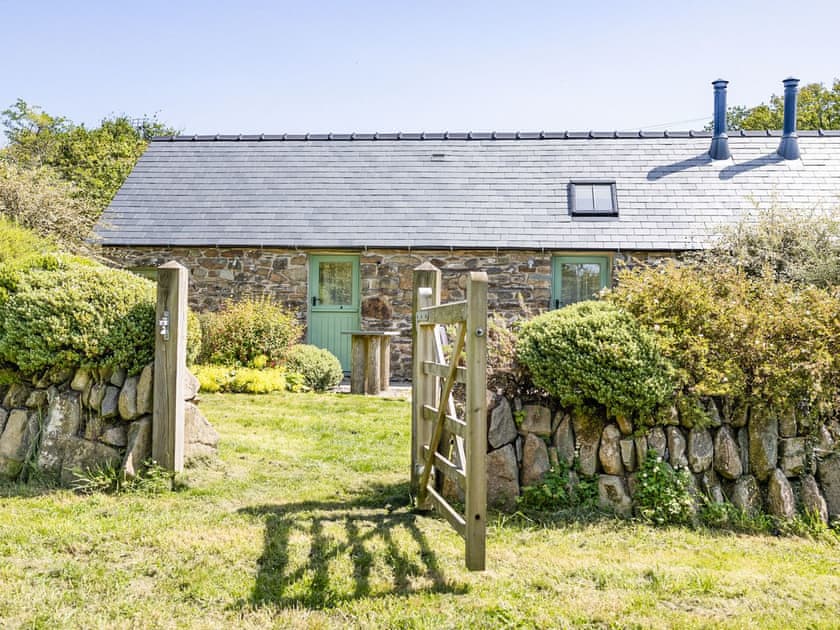 Garden | The Milking Parlour - Preseli Hills Cottages, Rhosfach
