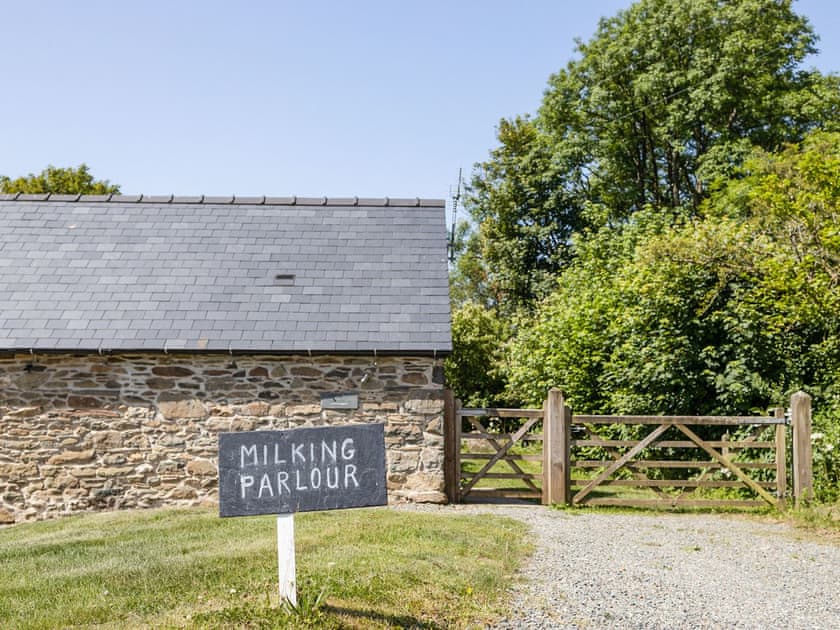 Garden | The Milking Parlour - Preseli Hills Cottages, Rhosfach