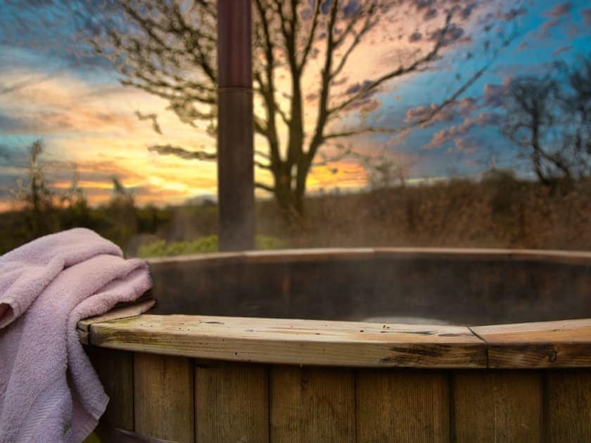 Hot tub | The Byre - Preseli Hills Cottages, Rhosfach