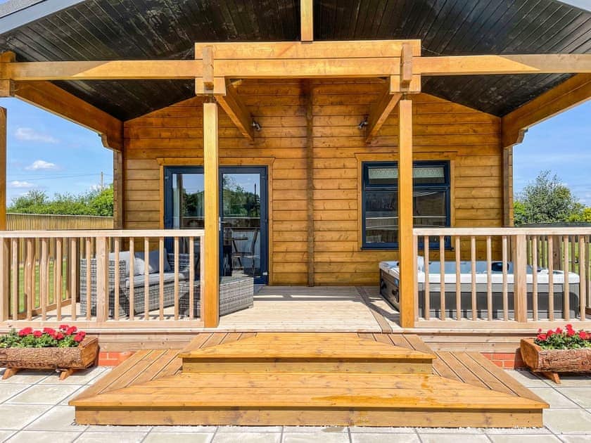 Exterior | Aylesbury Lodge, Halstead